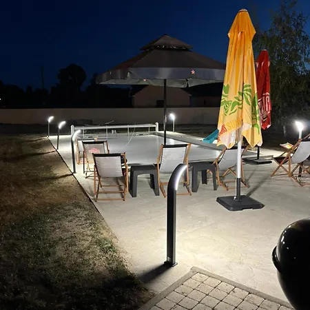 Lumineuse Avec Piscine Rimeize